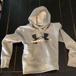 Under Armour medium loose fitting sweatshirt